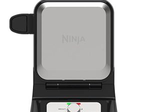 Ninja BW1001 NeverStick PRO صانع الوافل البلجيكي ، تصميم عمودي ، 5 إعدادات ظل ، مع كوب صب دقيق ودليل وصفات برعاية الشيف ، أسود وفضي