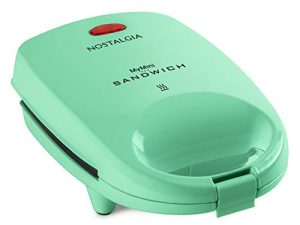 Nostalgia MyMini Personal صانع السندوتشات ، آلة ضغط البانيني غير اللاصقة ، جيوب بيتزا ، كاساديا ، النعناع الأخضر