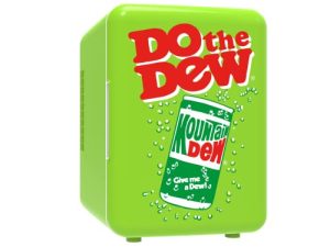 CURTIS MIS151MD Mountain Dew Retro ، مبرد ثلاجة شخصي صغير محمول صغير ، سعة 4 لترات ، ستة علب 12 أونصة ، خالية من الفريون وصديقة للبيئة ، 6 ، أبيض / أخضر