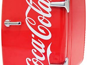 ثلاجة صغيرة من Cooluli Retro Coca-Cola لغرفة النوم - للسيارة ، مكتب وغرفة نوم للكلية - 4 لتر / 6 عبوات 12 فولت مبرد وتدفئة محمول للطعام والمشروبات والعناية بالبشرة - AC / DC وخيار USB حصري (كوك ، أحمر)