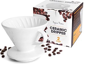 Kajava Mama Pour Over Over Dripper - ملحقات تخمير بطيئة من السيراميك للمنزل ، والمقهى ، والمطاعم - هدية يدوية سهلة لصنع المشروب - آلة صنع القهوة ذات النكهة القوية - مرشحات مخروطية ورقية V02 - أبيض ، 2 كوب